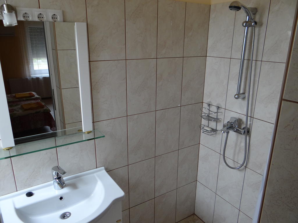 Marinica Apartman Hajdúszoboszló Værelse billede